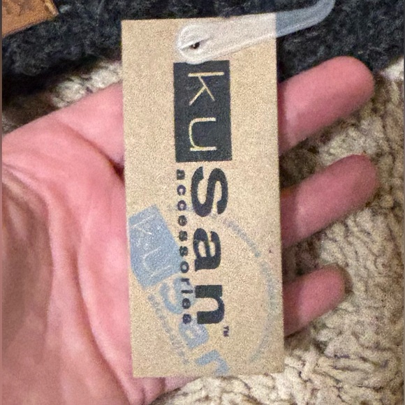 NWT KuSan 100% Wool mittens OS - Picture 5 of 5